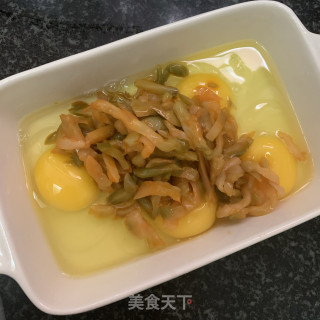 榨菜煎蛋的做法步骤：2