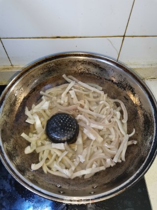 肉皮冻的做法步骤：5