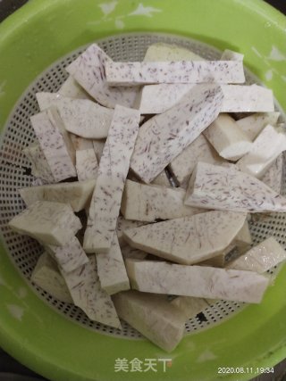 炸芋头条的做法步骤：3