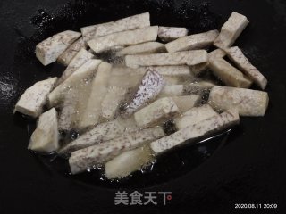 炸芋头条的做法步骤：5