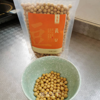 营养豆浆，细腻丝滑，比外面买的豆浆好喝100倍！的做法步骤：1