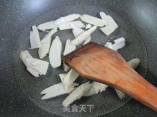 紫菜鞭笋汤的做法步骤：4