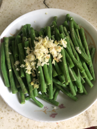 姜蒜拌豇豆的做法步骤：6