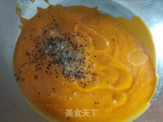 南瓜花卷的做法步骤：1