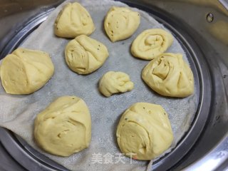 南瓜花卷的做法步骤：16