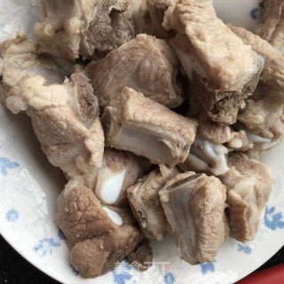 “荤菜”姬松茸烧排骨的做法步骤：5