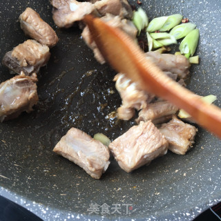 “荤菜”姬松茸烧排骨的做法步骤：11