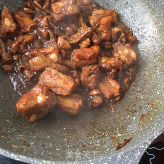 “荤菜”姬松茸烧排骨的做法步骤：19