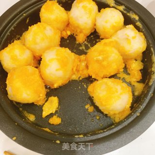 咸蛋黄花枝丸的做法步骤：3