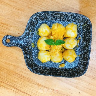 咸蛋黄花枝丸的做法步骤：4