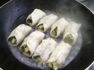 韭菜鸡蛋馅锅贴的做法步骤：9