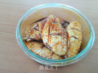 米粉蒸鸡翅中的做法步骤：3