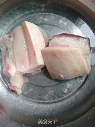熊掌豆腐回锅肉的做法步骤：1