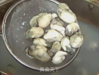 生蚝煎蛋的做法步骤：1