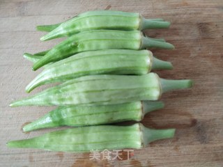 秋葵炒肉丝的做法步骤：1