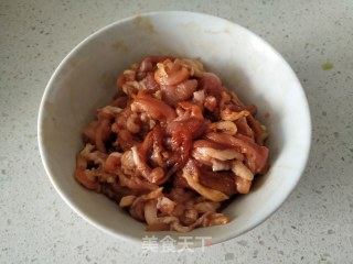 秋葵炒肉丝的做法步骤：5