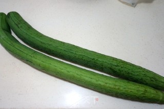 丝瓜干贝汤的做法步骤：1