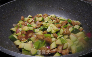 酸甜鸡丁西葫芦的做法步骤：9