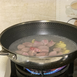 不加一滴水的番茄焖牛肉的做法步骤：3