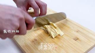腐竹炒木耳丨鲜香可口、味美下饭的爽口家常菜！！！！的做法步骤：2