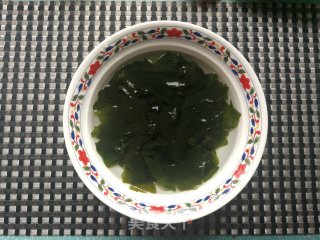 海带芽松茸豆腐清汤的做法步骤：1