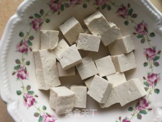 海带芽松茸豆腐清汤的做法步骤：2