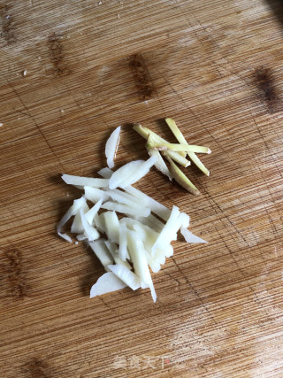 鱼香茄子的做法步骤：2