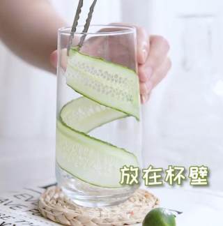 夏日清爽又美白的青瓜柠乐的做法步骤：1