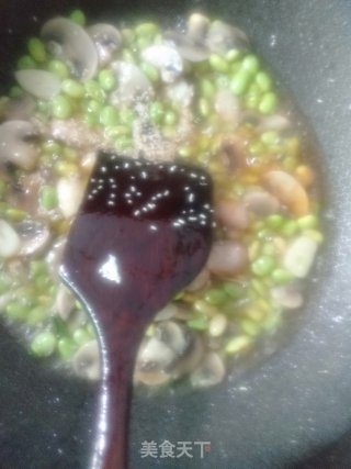 嫩黄豆炒蘑菇的做法步骤：10