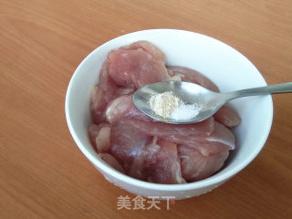 小炒里脊肉的做法步骤：1