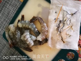 菠萝炒虾球的做法步骤：3