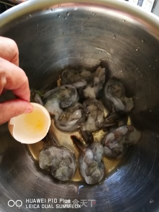 菠萝炒虾球的做法步骤：6