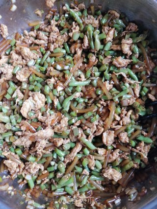 豇豆鸡蛋粉条素馅包子的做法步骤：5