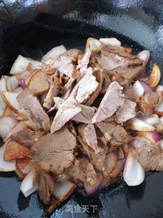 圆葱炒牛肉的做法步骤：5