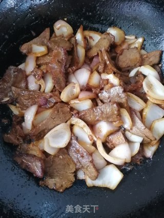 圆葱炒牛肉的做法步骤：7