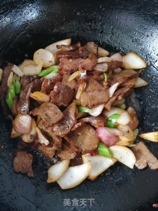 圆葱炒牛肉的做法步骤：8