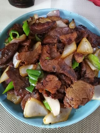 圆葱炒牛肉的做法步骤：9