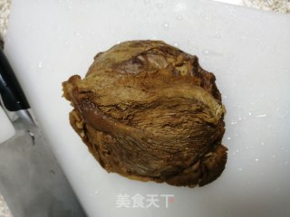 双椒炒牛肉的做法步骤：1