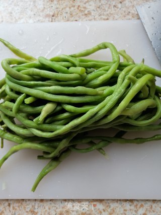豇豆粉条鸡蛋素煎包的做法步骤：2