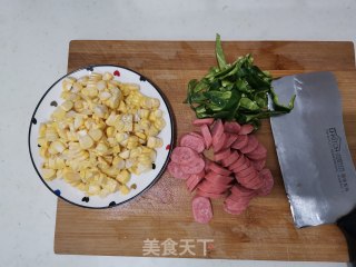 热狗玉米炒饭的做法步骤：2