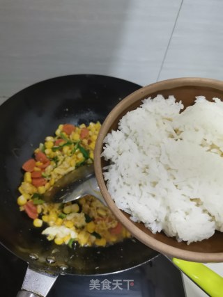 热狗玉米炒饭的做法步骤：9