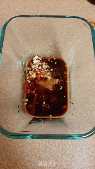 蒜蓉浇汁西葫芦的做法步骤：3