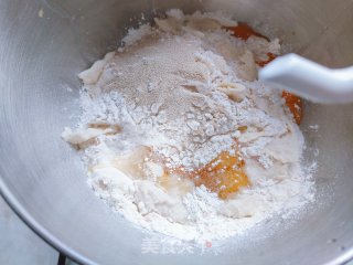 日式维也纳豆沙面包的做法步骤：4