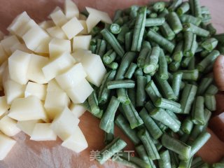 香菇肉丁时蔬卤的做法步骤：4
