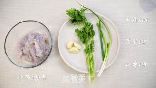 凉拌虾滑丨Q弹的虾滑配上酱汁，营养又美味的做法步骤：1