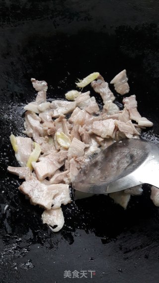 五花肉炒蒜薹的做法步骤：6