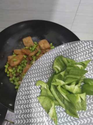 魔芋烧毛豆的做法步骤：8