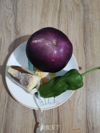 腊肉烧茄子的做法步骤：1