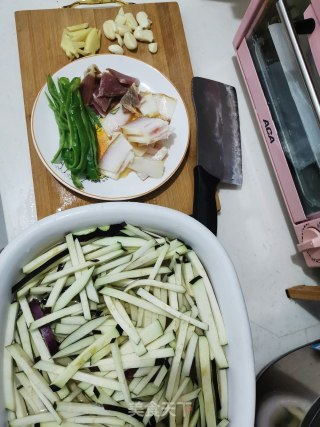 腊肉烧茄子的做法步骤：2
