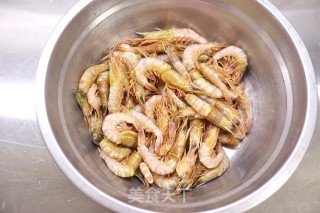 无油丝瓜虾仁汤的做法步骤：1